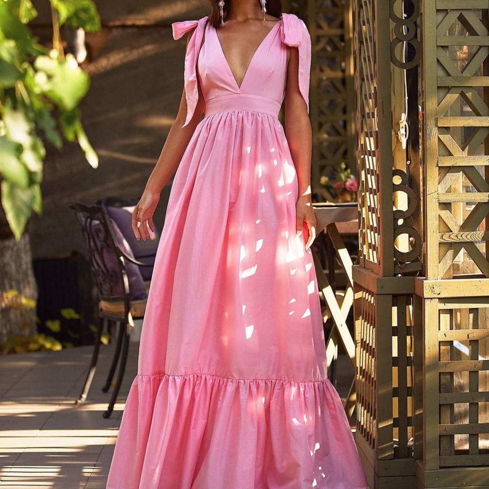 Boohoo Small maxi dress  (petite 5’4 and under)